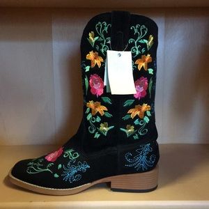 Floral design suede cowgirl boots